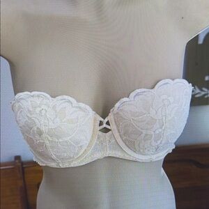 Elegant Cream Strapless Lace Bra